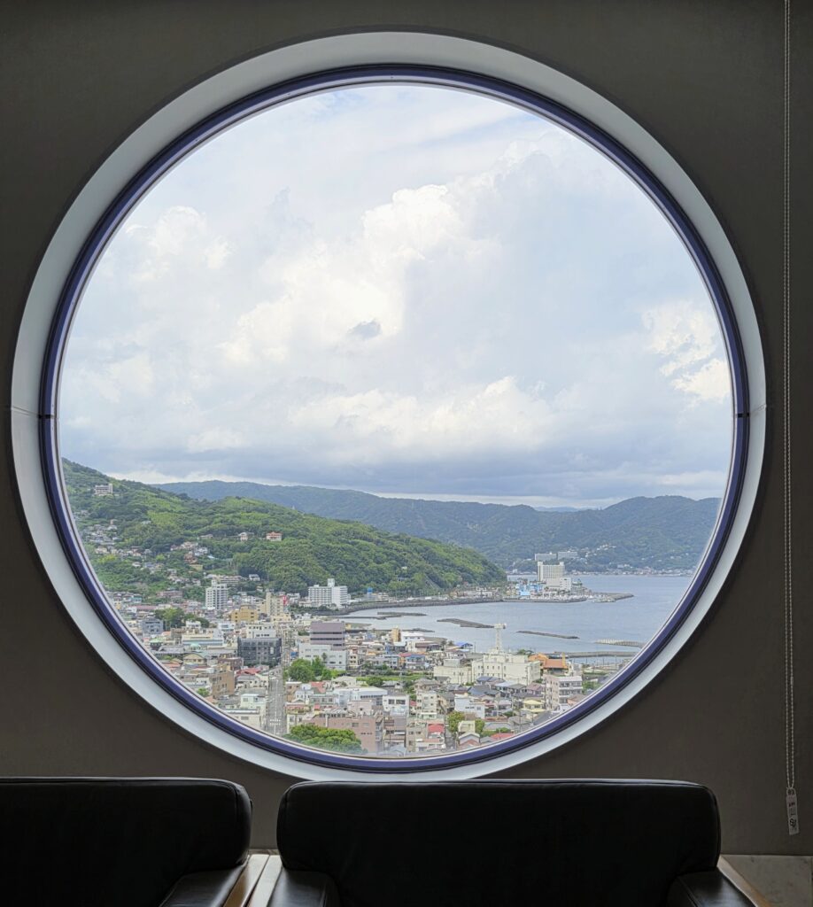 仕事で訪れた伊東で、旅の時間の価値を考えた